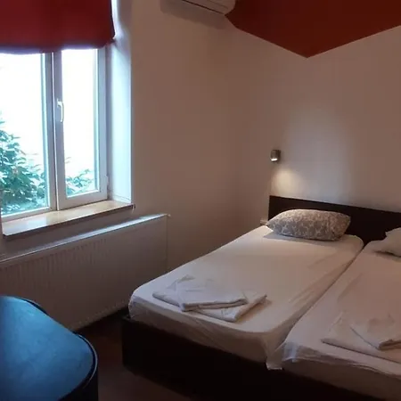 酒店 H Hotel Virtual Reception No On-Site Staff 布加勒斯特