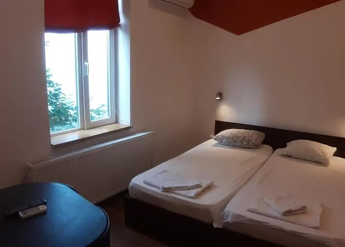 מלון H Hotel Virtual Reception No On-Site Staff בוקרשט