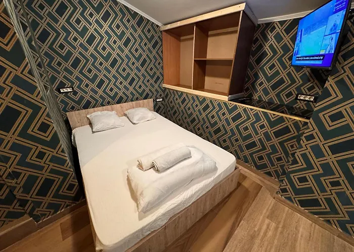 מלון H Hotel Virtual Reception No On-Site Staff 3*