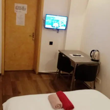 H Hotel Virtual Reception No On-Site Staff 3* Bükreş