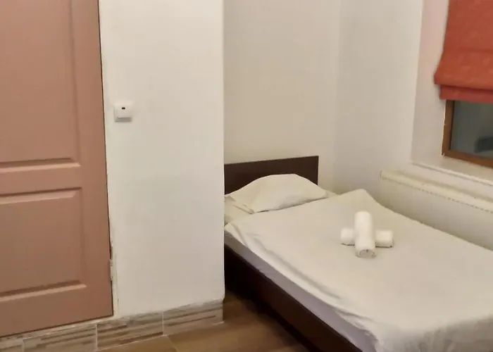 H Hotel Virtual Reception No On-Site Staff Hotell Bukarest