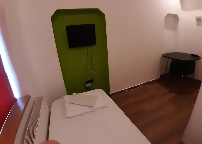 H Hotel Virtual Reception No On-Site Staff Hotell