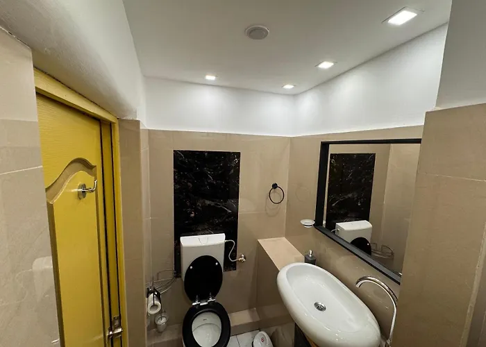 H Hotel Virtual Reception No On-Site Staff Hotell Bukarest